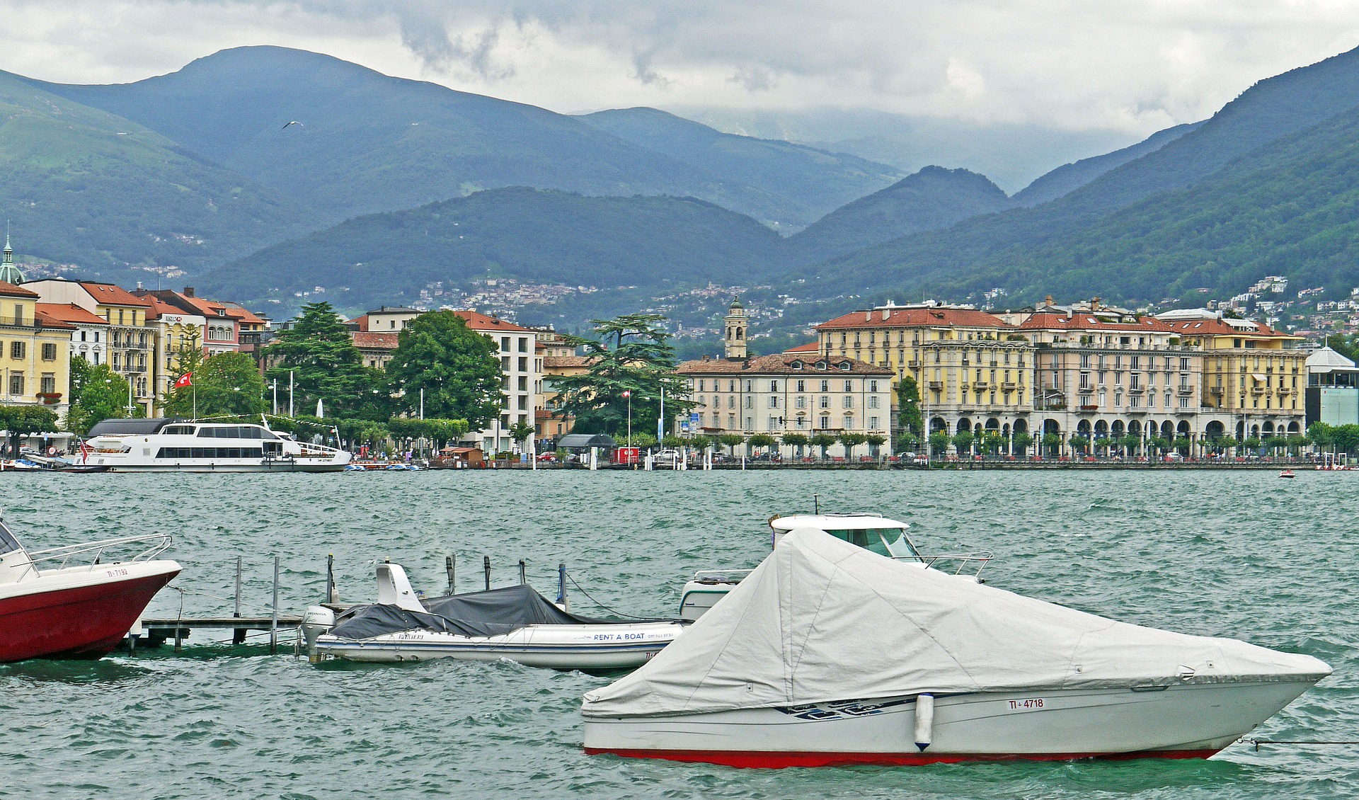 Lugano-lake-near-Montagnola